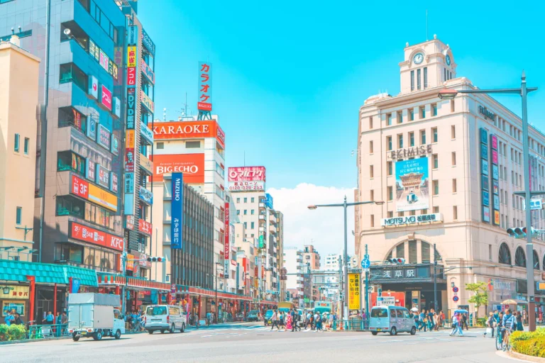 일본 랜드마크 트립닷컴 특가로 예매하고 아사쿠사 진짜 즐기는 법 — 현지인처럼 이른 아침에 가야 하는 이유 한 입 먹고 감탄한 솔직 후기.
